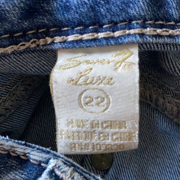 Seven7 Luxe Jean Capris - Picture 7 of 9